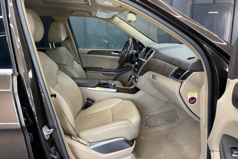  Ponuka vozidiel / Mercedes-Benz GL 350 CDI BlueTEC 4MATIC - video
