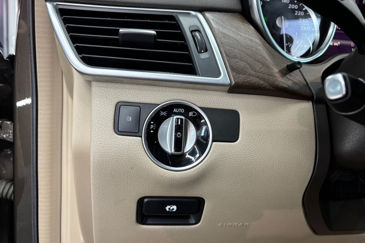Ponuka vozidiel / Mercedes-Benz GL 350 CDI BlueTEC 4MATIC - video