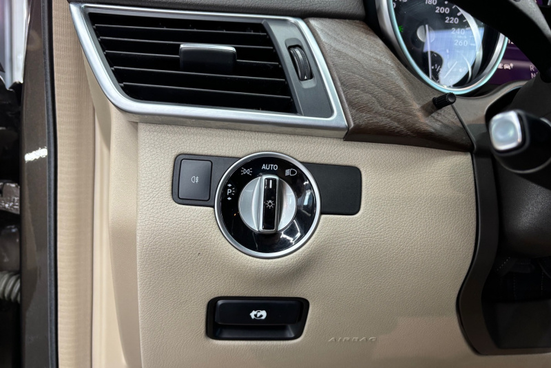  Ponuka vozidiel / Mercedes-Benz GL 350 CDI BlueTEC 4MATIC - video