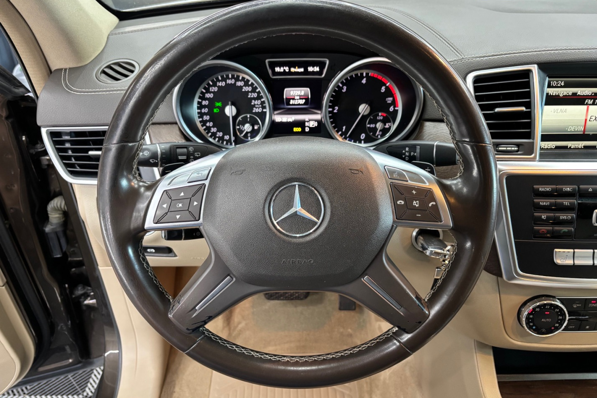 Ponuka vozidiel / Mercedes-Benz GL 350 CDI BlueTEC 4MATIC - video