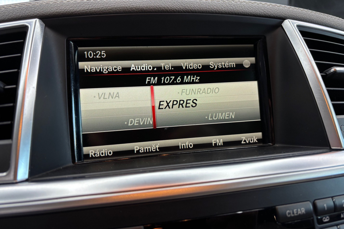 Ponuka vozidiel / Mercedes-Benz GL 350 CDI BlueTEC 4MATIC - video
