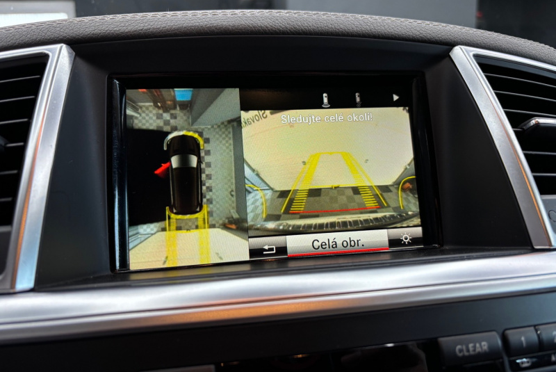  Ponuka vozidiel / Mercedes-Benz GL 350 CDI BlueTEC 4MATIC - video