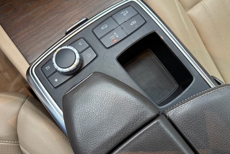  Ponuka vozidiel / Mercedes-Benz GL 350 CDI BlueTEC 4MATIC - video