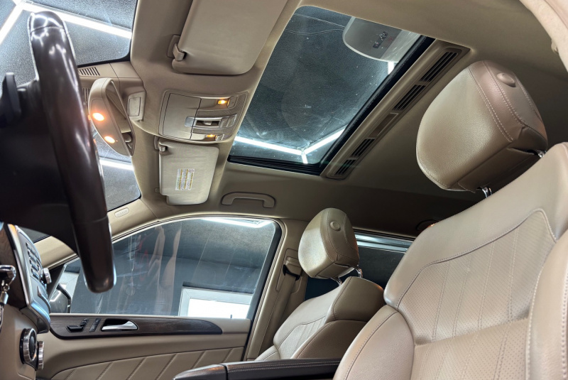  Ponuka vozidiel / Mercedes-Benz GL 350 CDI BlueTEC 4MATIC - video