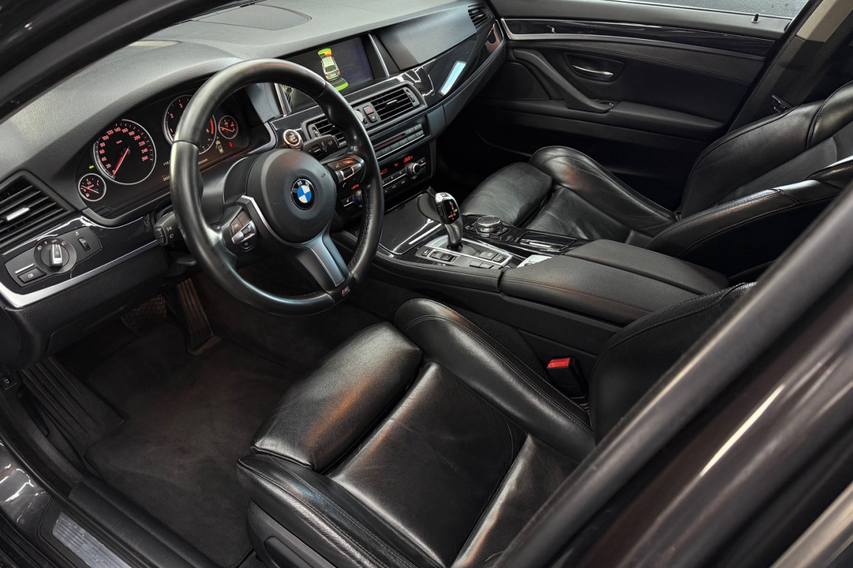 Ponuka vozidiel / BMW Rad 5 Touring 530d - video