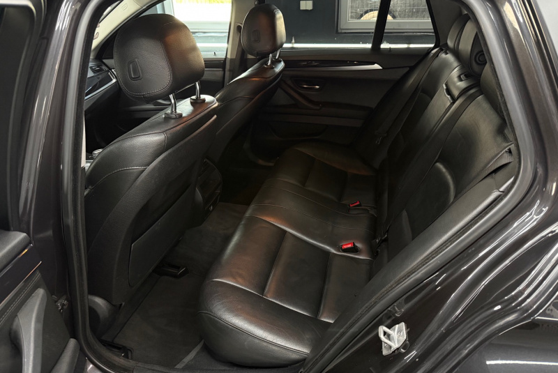  Ponuka vozidiel / BMW Rad 5 Touring 530d - video