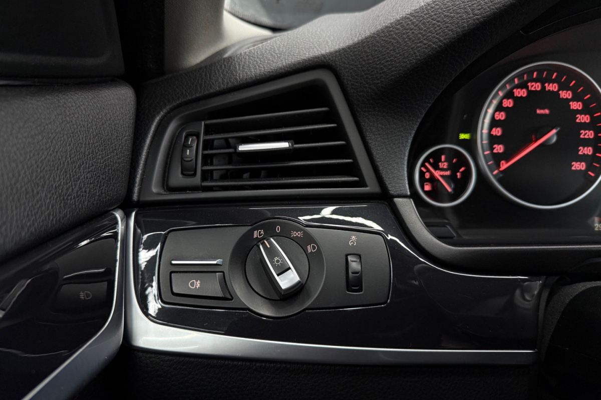 Ponuka vozidiel / BMW Rad 5 Touring 530d - video