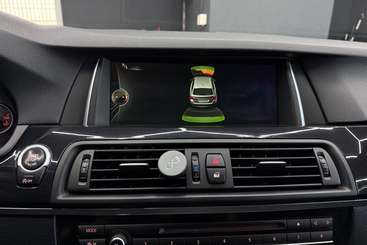 Ponuka vozidiel / BMW Rad 5 Touring 530d - video