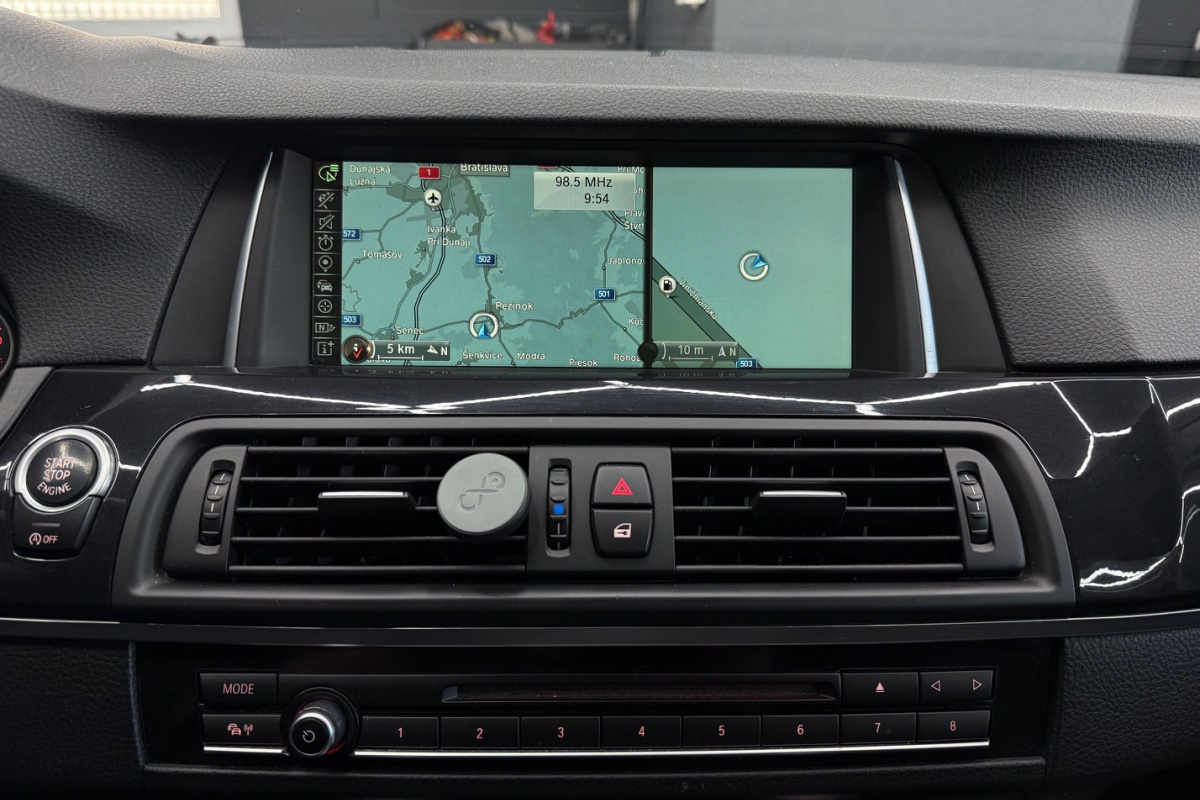 Ponuka vozidiel / BMW Rad 5 Touring 530d - video