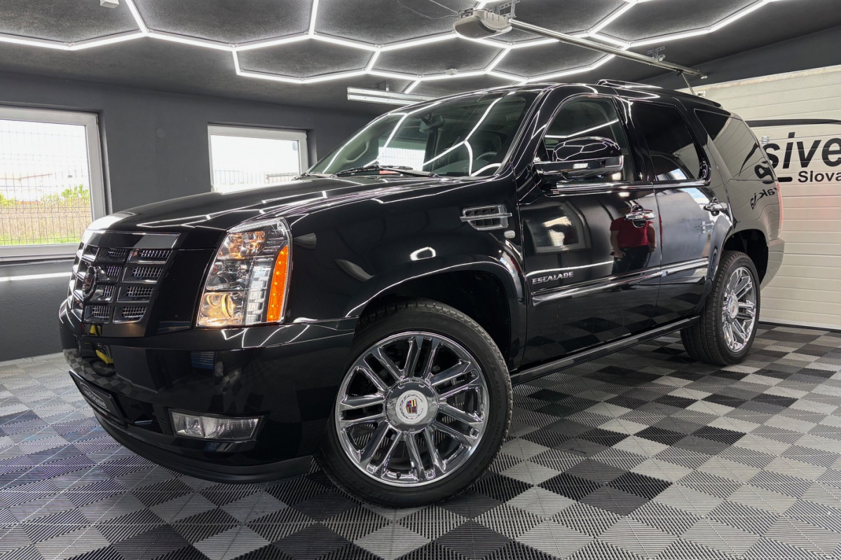 Ponuka vozidiel / Cadillac Escalade 6.2 V8 Platinum Edition A/T - video