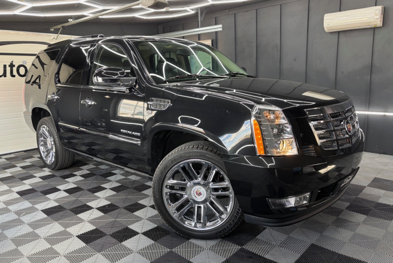  Ponuka vozidiel / Cadillac Escalade 6.2 V8 Platinum Edition A/T - video