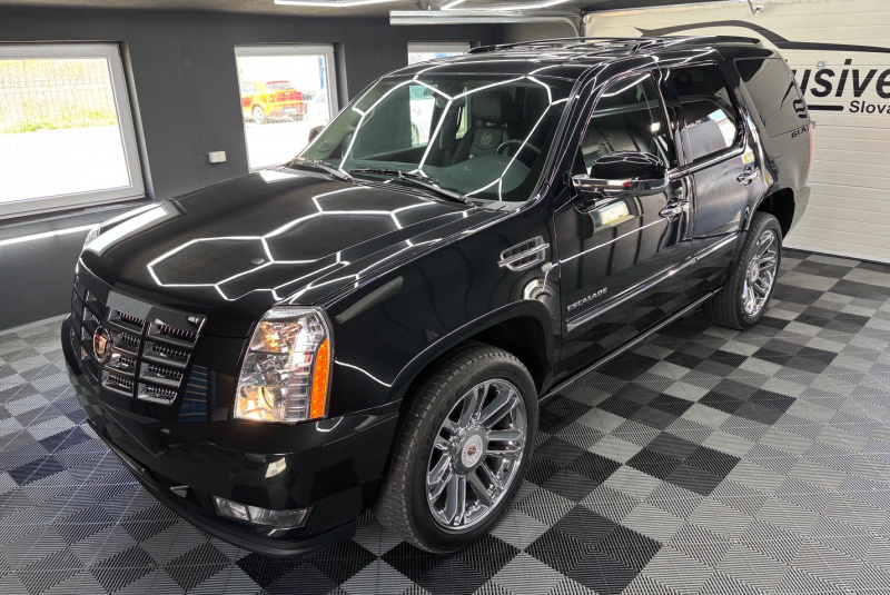  Ponuka vozidiel / Cadillac Escalade 6.2 V8 Platinum Edition A/T - video