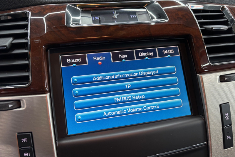  Ponuka vozidiel / Cadillac Escalade 6.2 V8 Platinum Edition A/T - video