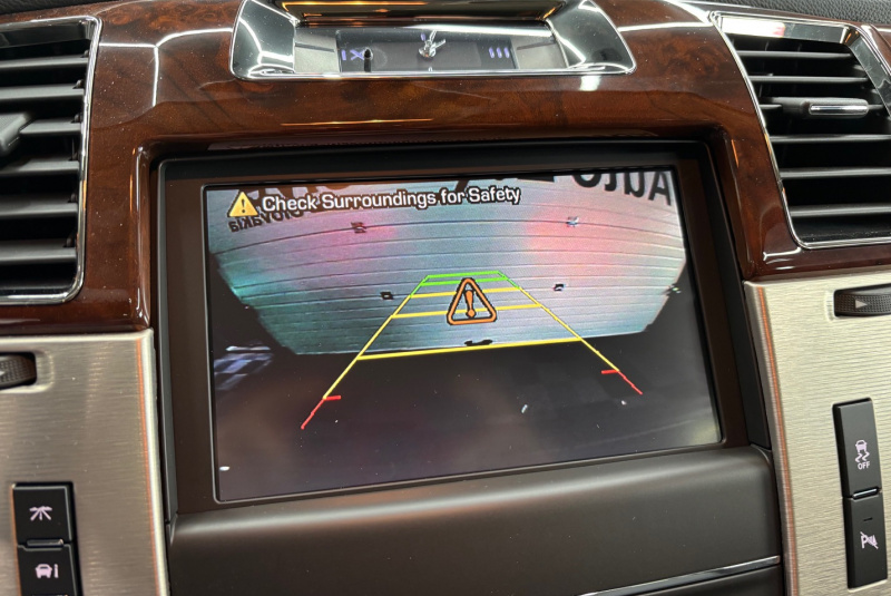  Ponuka vozidiel / Cadillac Escalade 6.2 V8 Platinum Edition A/T - video