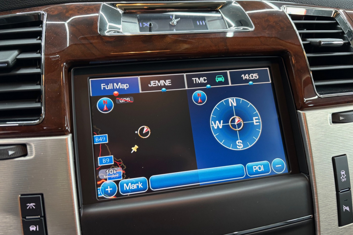 Ponuka vozidiel / Cadillac Escalade 6.2 V8 Platinum Edition A/T - video