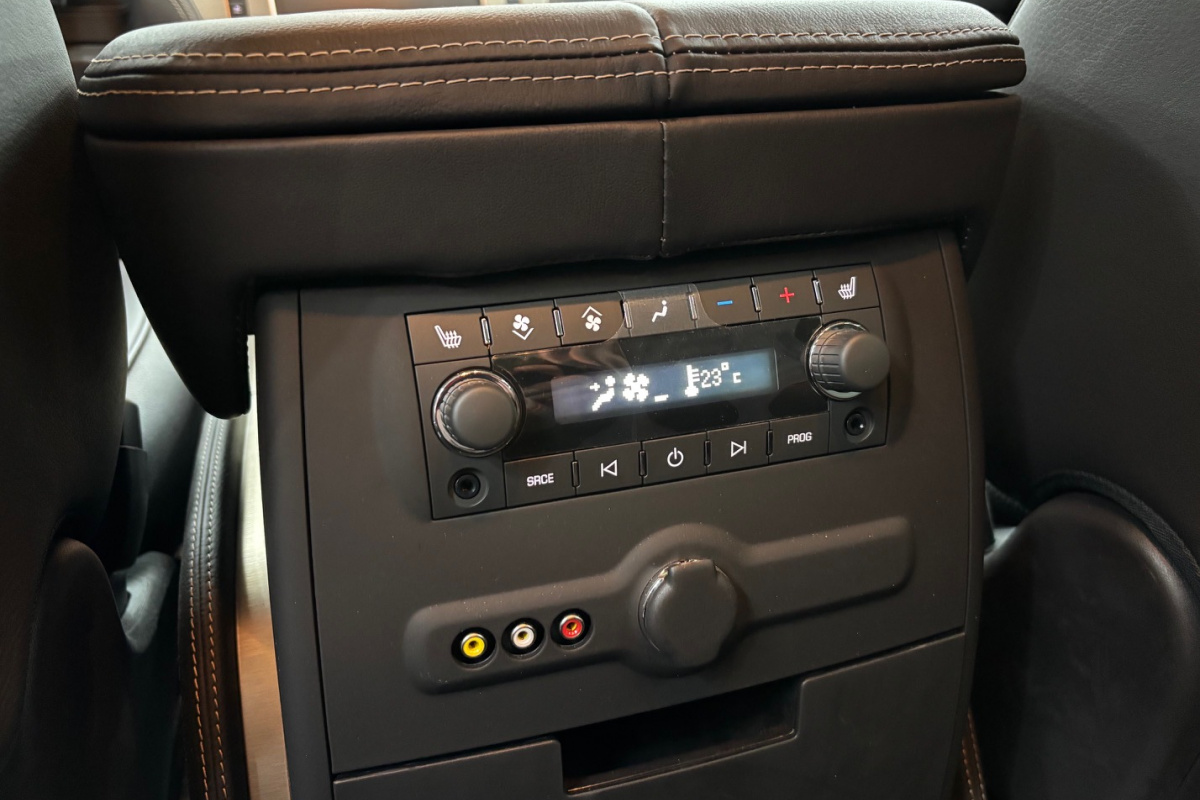 Ponuka vozidiel / Cadillac Escalade 6.2 V8 Platinum Edition A/T - video