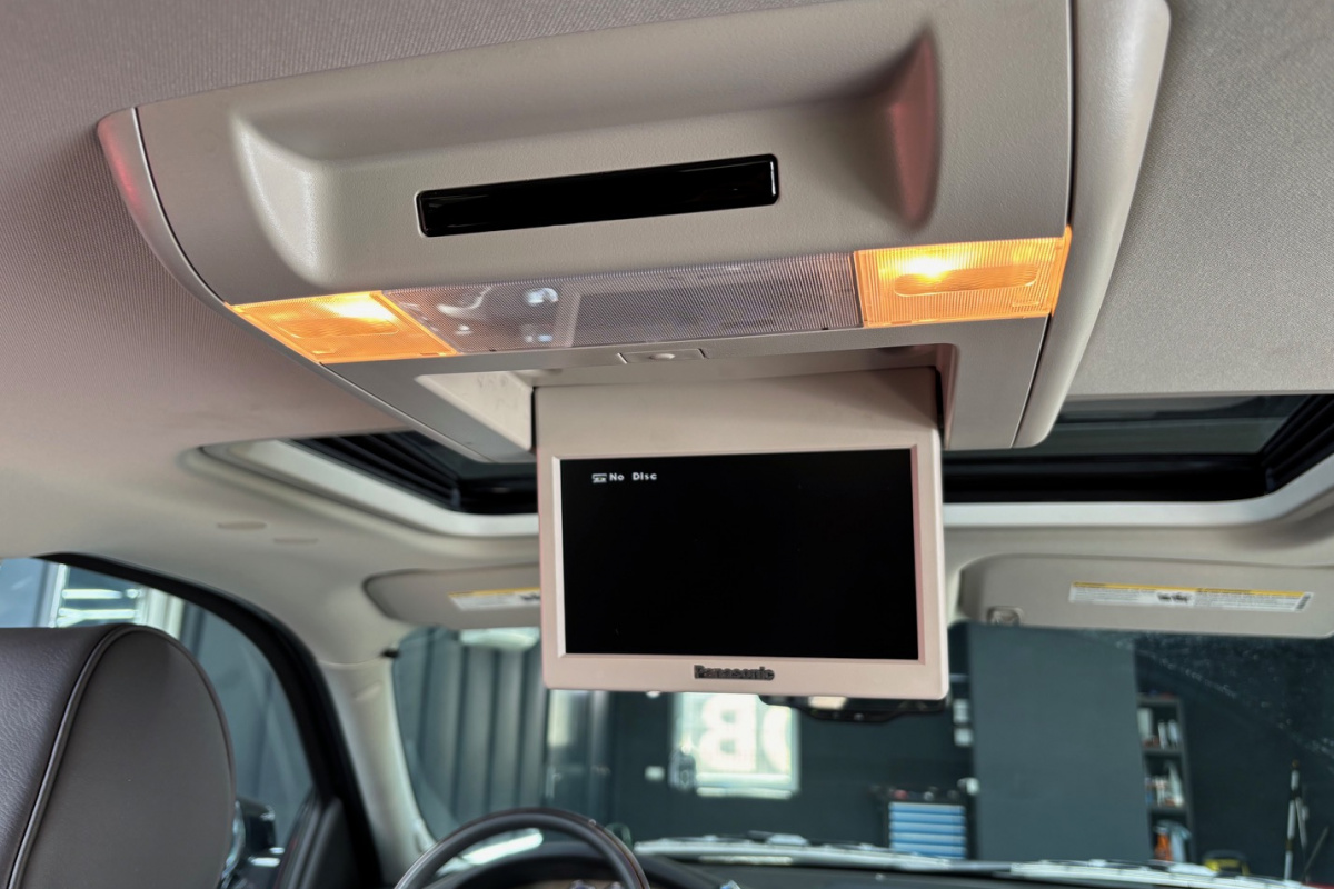 Ponuka vozidiel / Cadillac Escalade 6.2 V8 Platinum Edition A/T - video