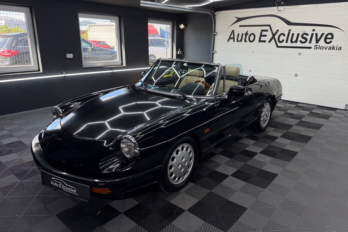 Ponuka vozidiel / Alfa Romeo Spider 2.0 - video