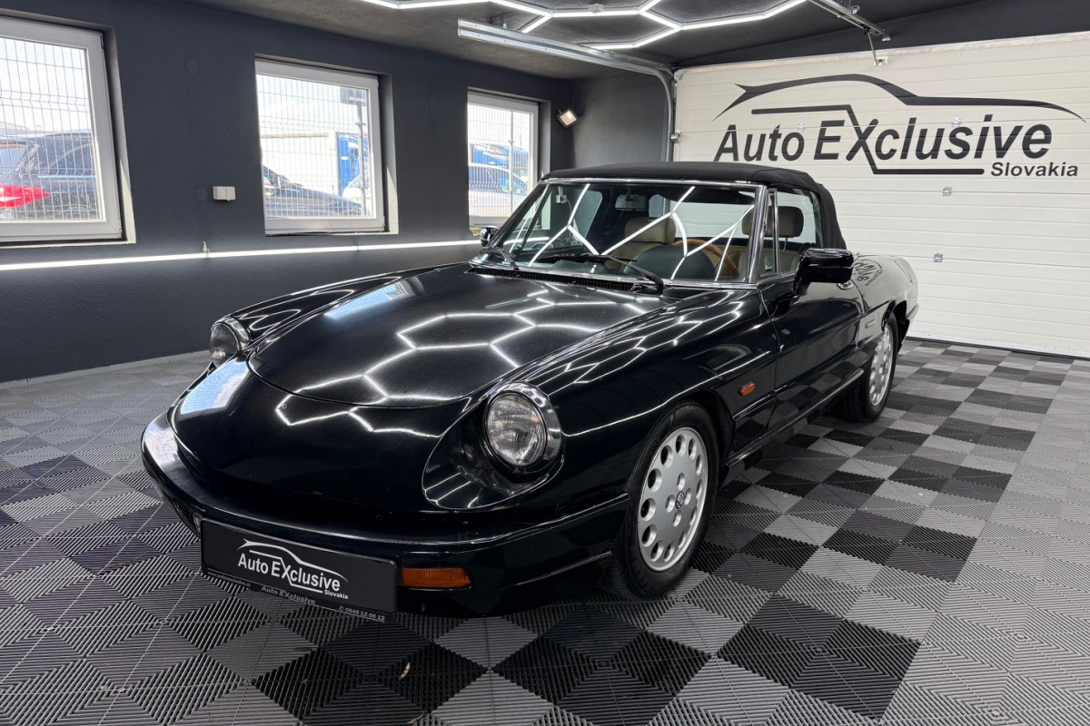Ponuka vozidiel / Alfa Romeo Spider 2.0 - video