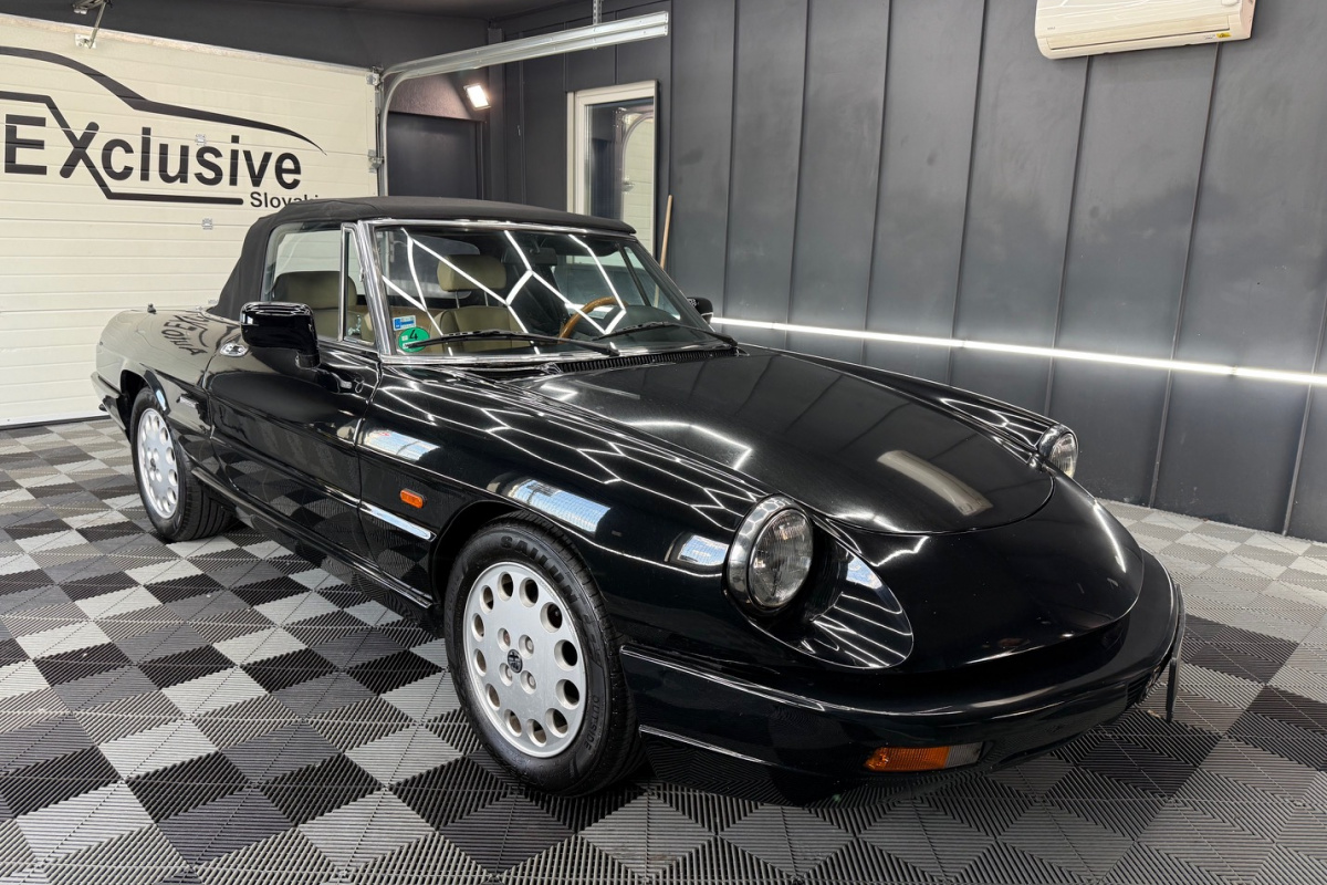 Ponuka vozidiel / Alfa Romeo Spider 2.0 - video