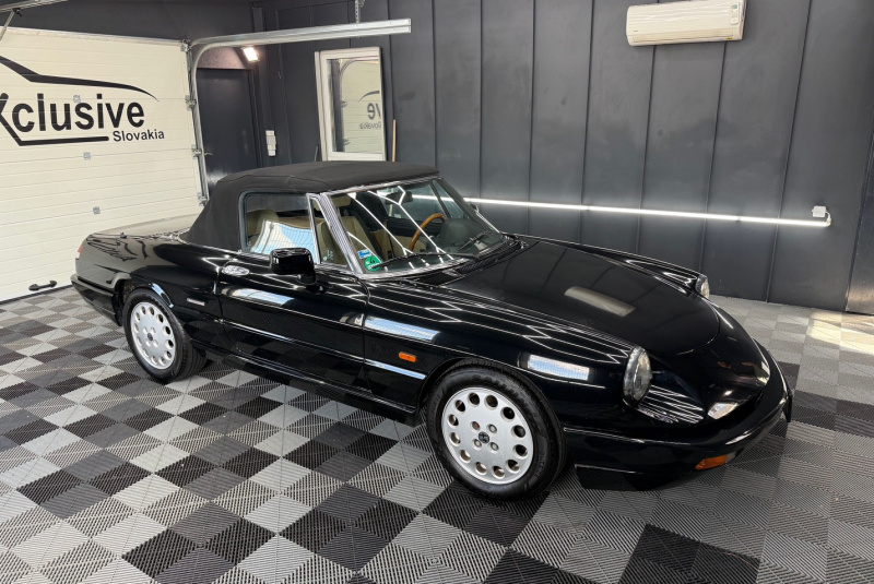  Ponuka vozidiel / Alfa Romeo Spider 2.0 - video