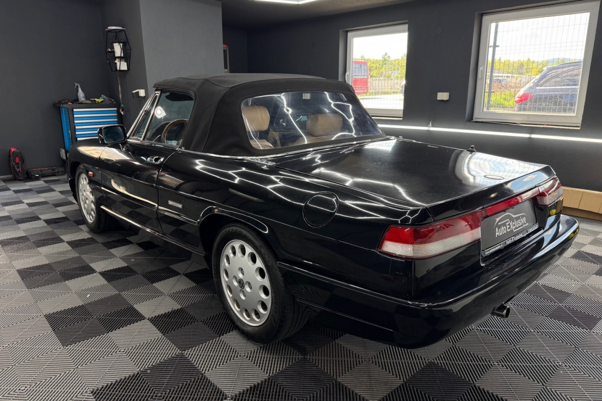 Ponuka vozidiel / Alfa Romeo Spider 2.0 - video