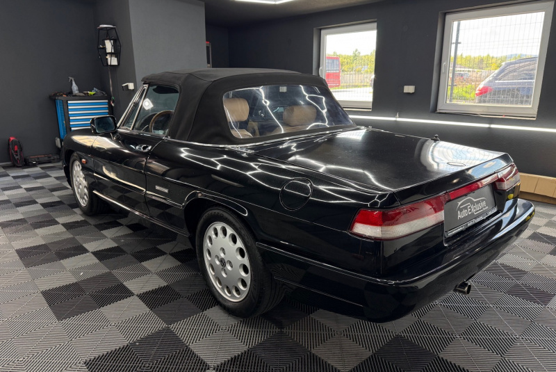  Ponuka vozidiel / Alfa Romeo Spider 2.0 - video