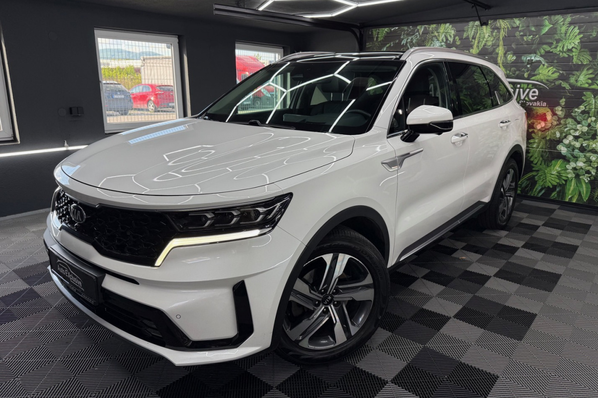 Ponuka vozidiel / Kia Sorento 1.6 T-GDI Plug-in Hybrid Platinum - video