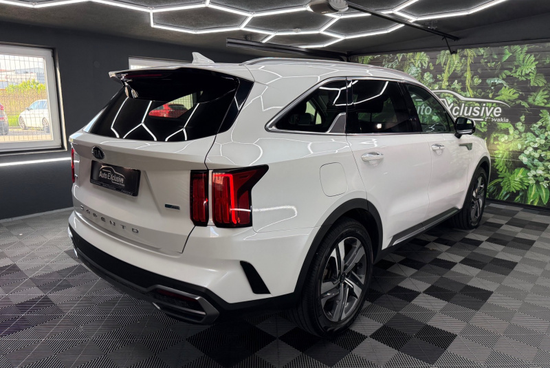  Ponuka vozidiel / Kia Sorento 1.6 T-GDI Plug-in Hybrid Platinum - video