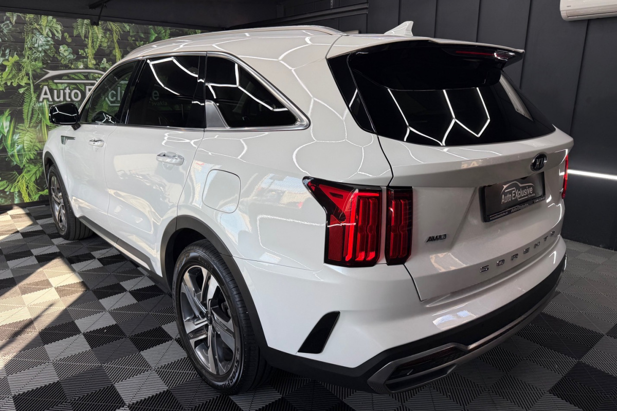 Ponuka vozidiel / Kia Sorento 1.6 T-GDI Plug-in Hybrid Platinum - video
