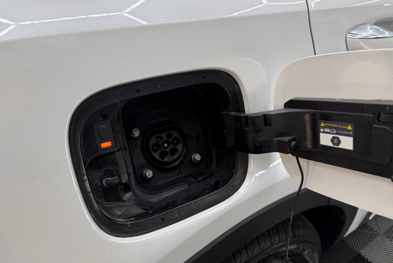 Ponuka vozidiel / Kia Sorento 1.6 T-GDI Plug-in Hybrid Platinum - video Ponuka vozidiel / Kia Sorento 1.6 T-GDI Plug-in Hybrid Platinum - video
