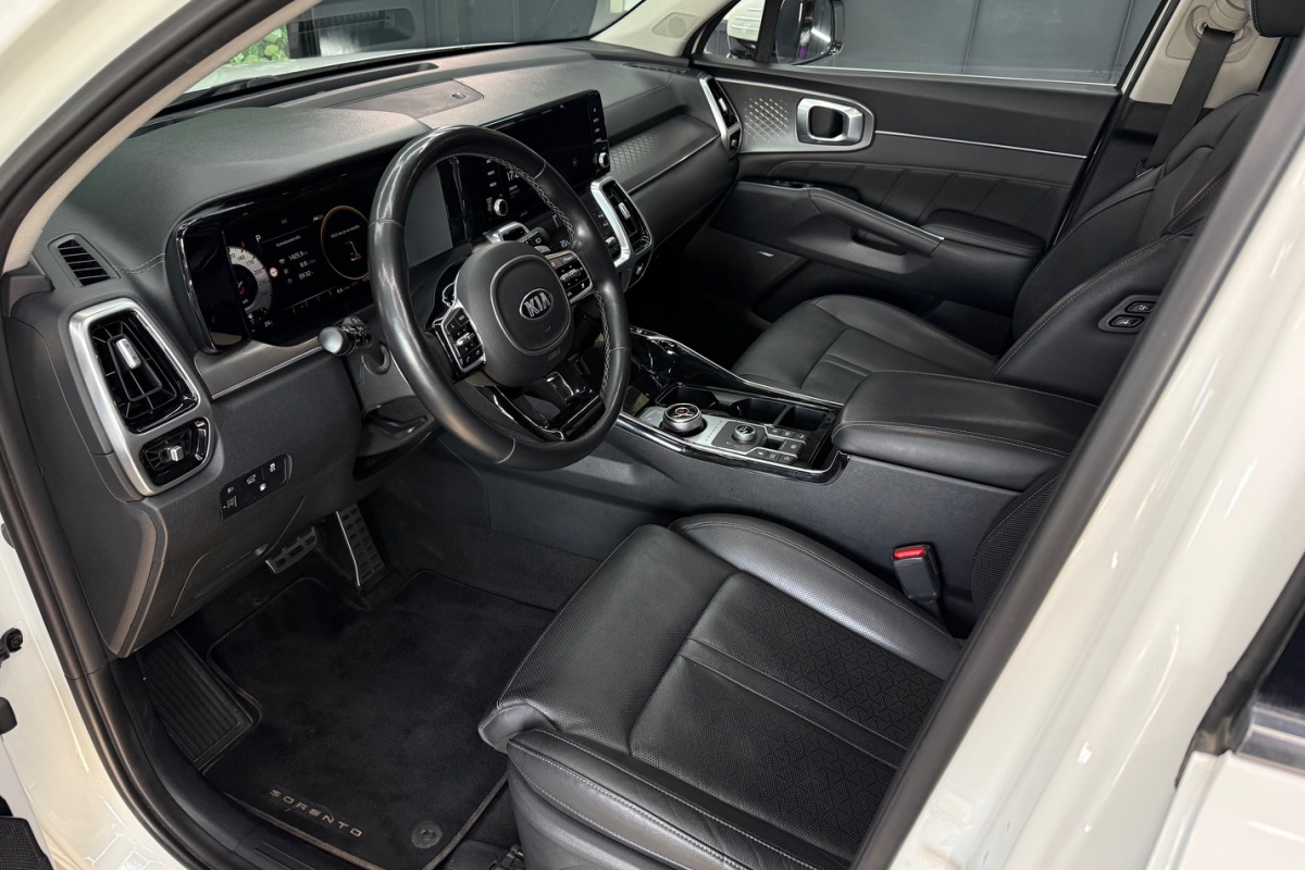 Ponuka vozidiel / Kia Sorento 1.6 T-GDI Plug-in Hybrid Platinum - video Ponuka vozidiel / Kia Sorento 1.6 T-GDI Plug-in Hybrid Platinum - video