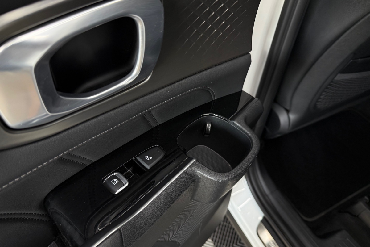 Ponuka vozidiel / Kia Sorento 1.6 T-GDI Plug-in Hybrid Platinum - video Ponuka vozidiel / Kia Sorento 1.6 T-GDI Plug-in Hybrid Platinum - video