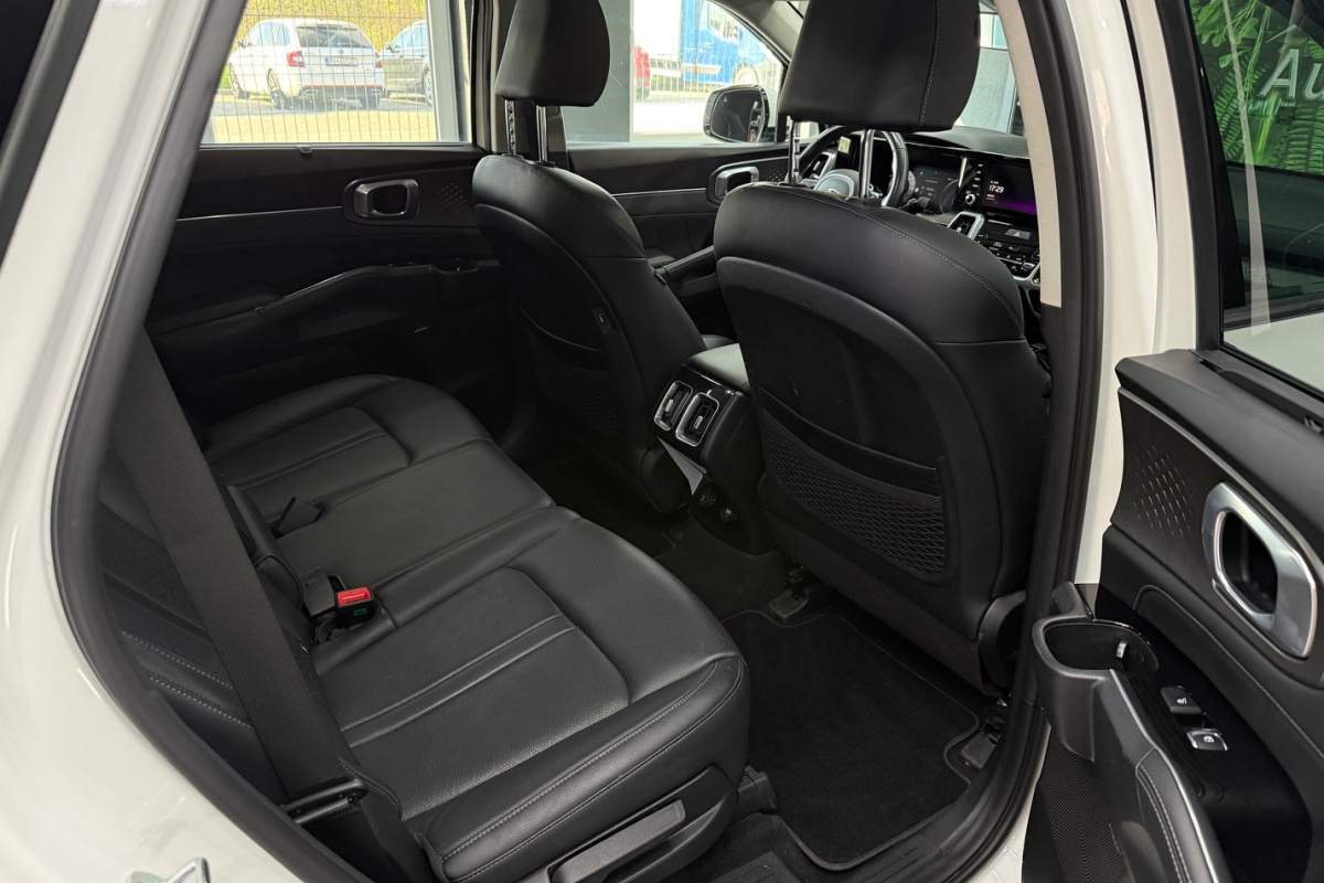 Ponuka vozidiel / Kia Sorento 1.6 T-GDI Plug-in Hybrid Platinum - video Ponuka vozidiel / Kia Sorento 1.6 T-GDI Plug-in Hybrid Platinum - video