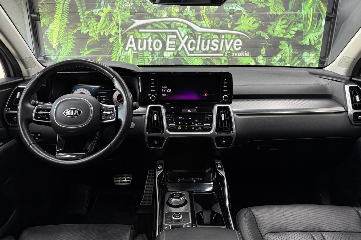 Ponuka vozidiel / Kia Sorento 1.6 T-GDI Plug-in Hybrid Platinum - video Ponuka vozidiel / Kia Sorento 1.6 T-GDI Plug-in Hybrid Platinum - video