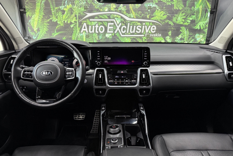 Ponuka vozidiel / Kia Sorento 1.6 T-GDI Plug-in Hybrid Platinum - video Ponuka vozidiel / Kia Sorento 1.6 T-GDI Plug-in Hybrid Platinum - video