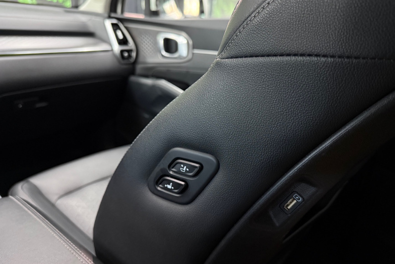  Ponuka vozidiel / Kia Sorento 1.6 T-GDI Plug-in Hybrid Platinum - video