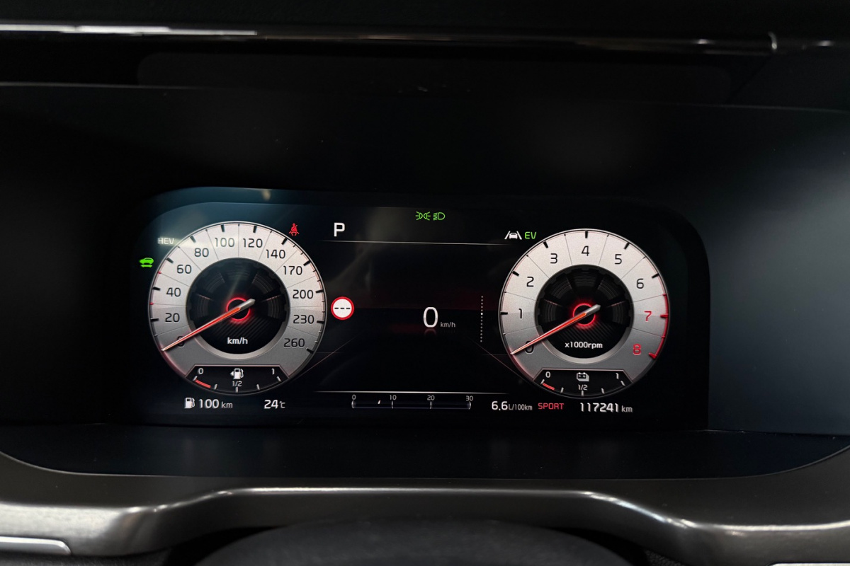Ponuka vozidiel / Kia Sorento 1.6 T-GDI Plug-in Hybrid Platinum - video