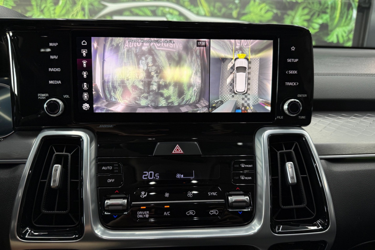 Ponuka vozidiel / Kia Sorento 1.6 T-GDI Plug-in Hybrid Platinum - video