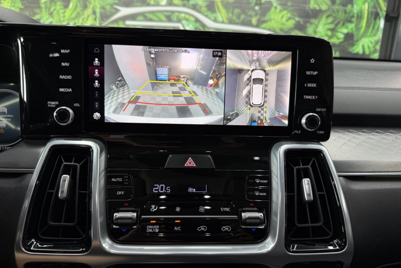 Ponuka vozidiel / Kia Sorento 1.6 T-GDI Plug-in Hybrid Platinum - video Ponuka vozidiel / Kia Sorento 1.6 T-GDI Plug-in Hybrid Platinum - video
