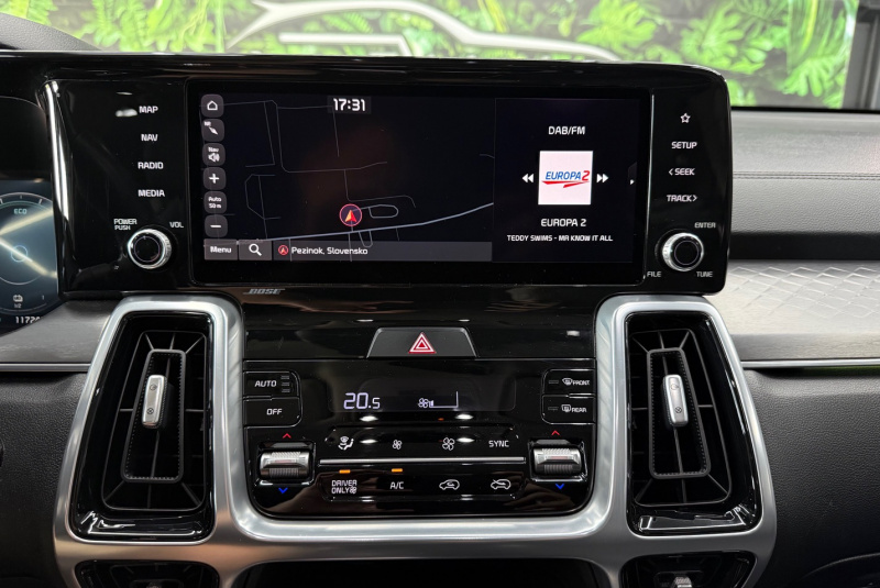  Ponuka vozidiel / Kia Sorento 1.6 T-GDI Plug-in Hybrid Platinum - video