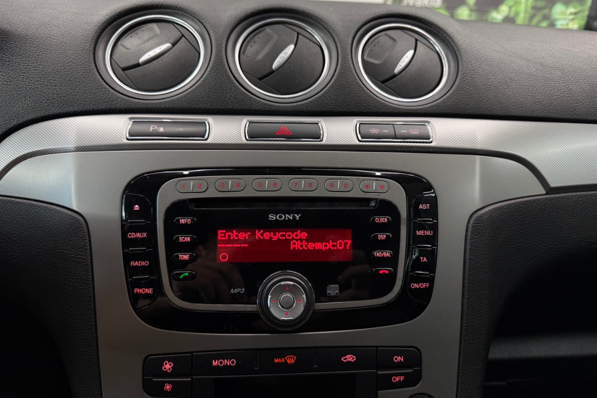 Ponuka vozidiel / Ford Galaxy 2.0 TDCi DPF PowerShift Trend - video Ponuka vozidiel / Ford Galaxy 2.0 TDCi DPF PowerShift Trend - video