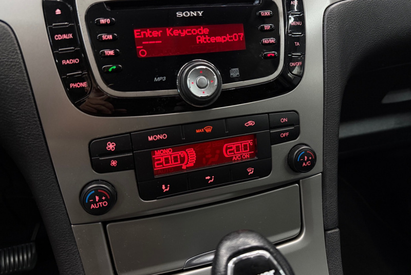Ponuka vozidiel / Ford Galaxy 2.0 TDCi DPF PowerShift Trend - video Ponuka vozidiel / Ford Galaxy 2.0 TDCi DPF PowerShift Trend - video