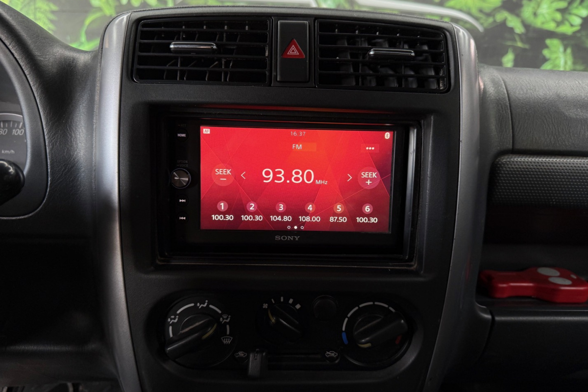 Ponuka vozidiel / Suzuki Jimny 1.3 JXL - video Ponuka vozidiel / Suzuki Jimny 1.3 JXL - video
