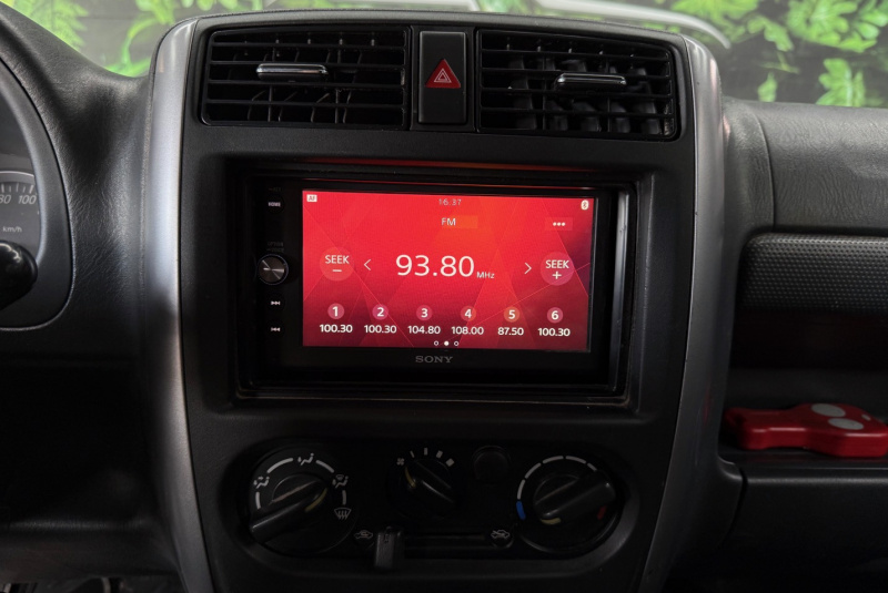  Ponuka vozidiel / Suzuki Jimny 1.3 JXL - video