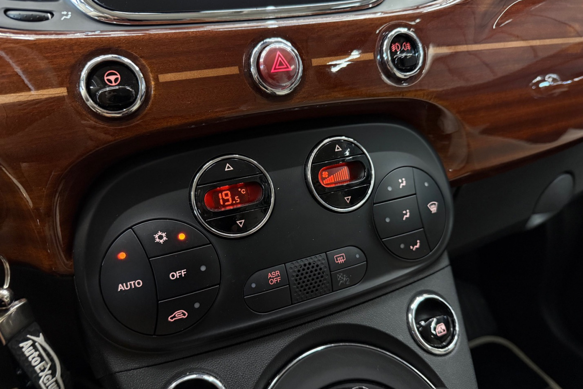 Ponuka vozidiel / Fiat 500 1.3 Riva A/T Cabrio - video