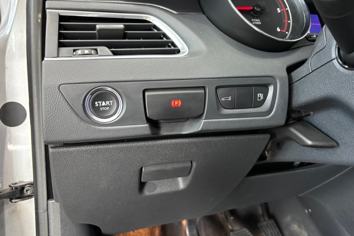 Ponuka vozidiel / Peugeot 508 SW 2.0 HDi FAP 163k BVM6 Allure - video Ponuka vozidiel / Peugeot 508 SW 2.0 HDi FAP 163k BVM6 Allure - video