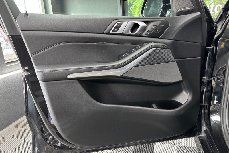 Ponuka vozidiel / BMW X5 xDrive30d M-PACKET - video Ponuka vozidiel / BMW X5 xDrive30d M-PACKET - video