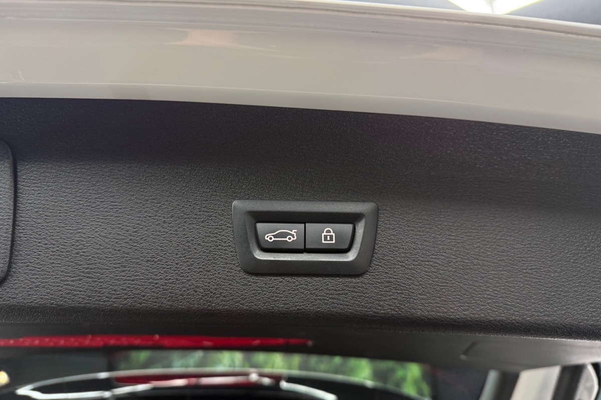 Ponuka vozidiel / BMW X1 xDrive 20d A/T - video