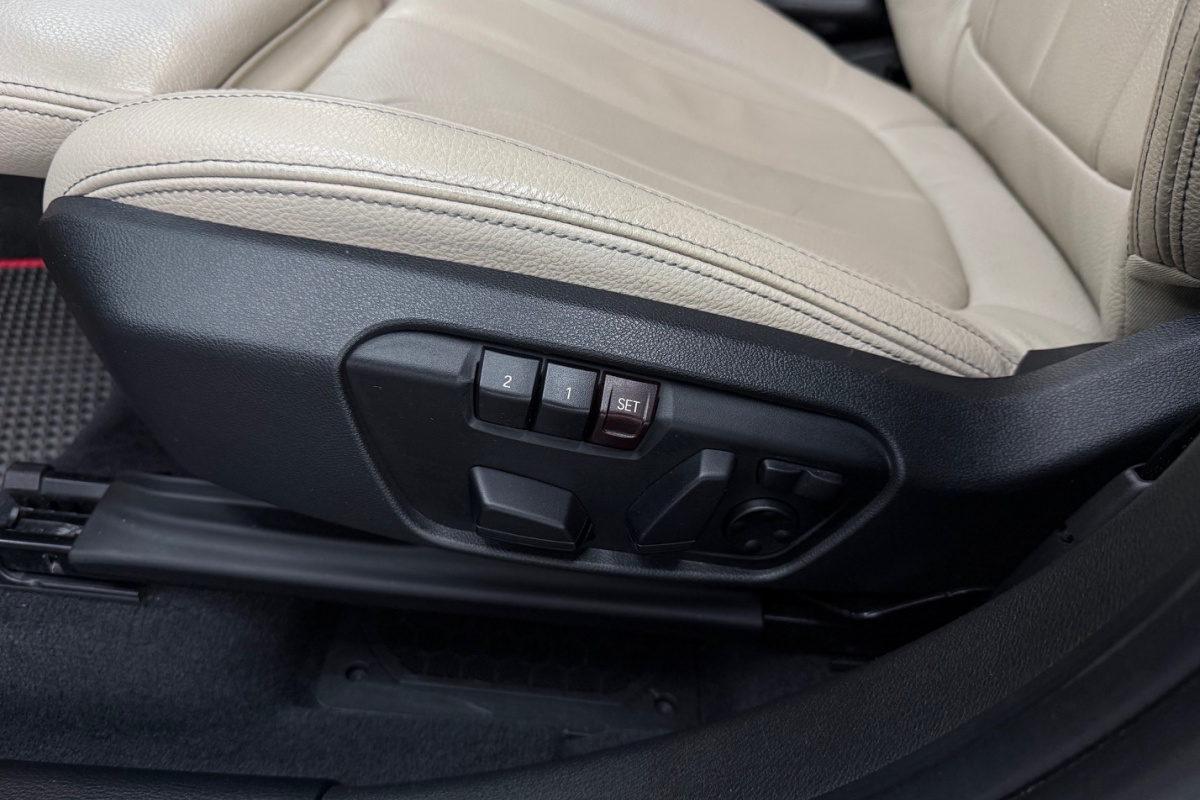 Ponuka vozidiel / BMW X1 xDrive 20d A/T - video